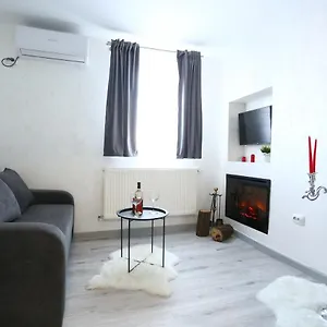 https://simona-maria-2.bucharesthotelsnow.com